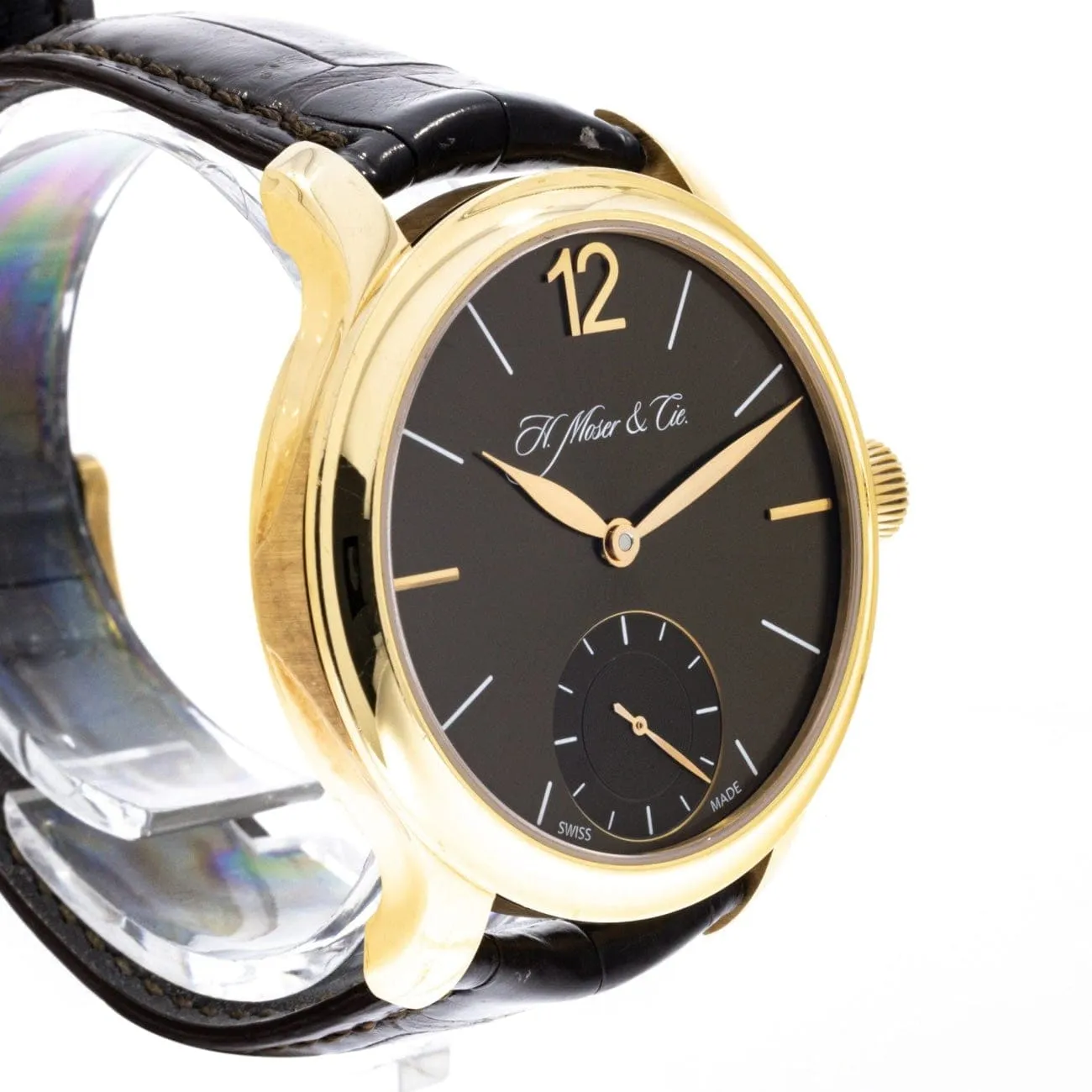 & Cie Endeavour 38.8mm Yellow Gold