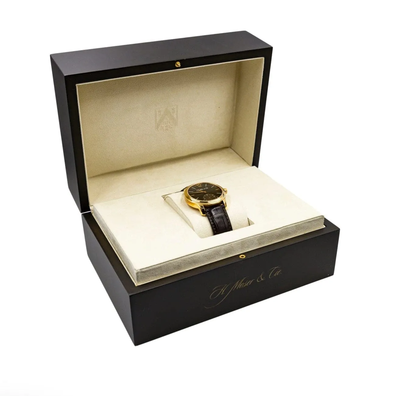 & Cie Endeavour 38.8mm Yellow Gold