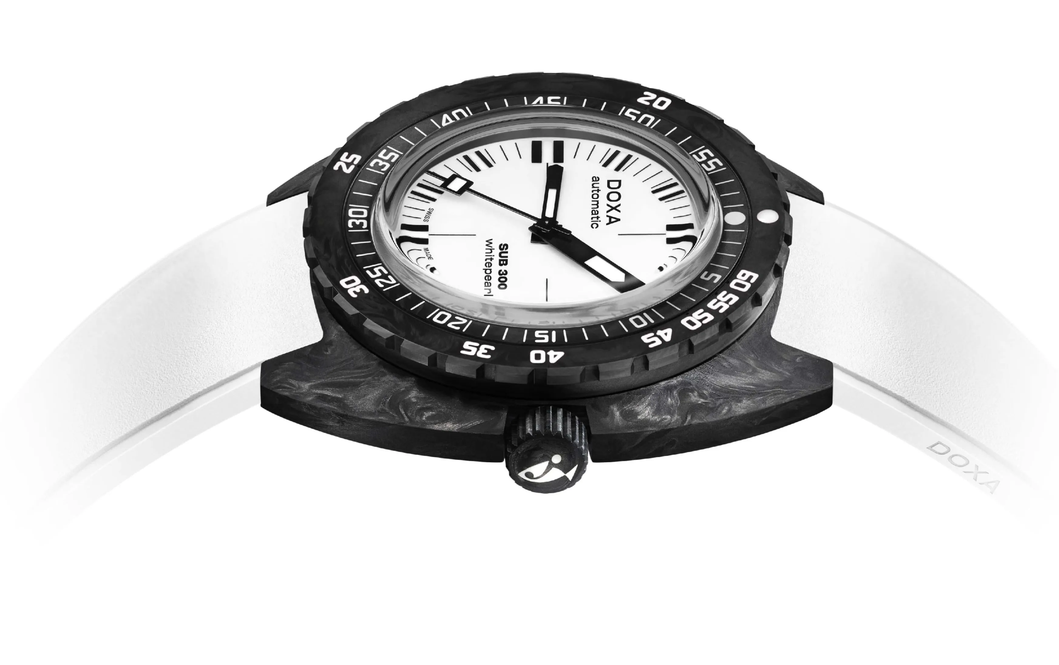 Doxa SUB 300 Whitepearl Carbon
