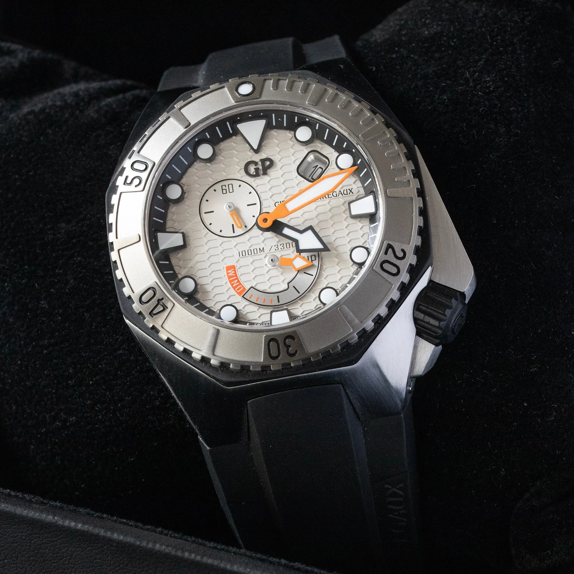 Girard Perregaux - Sea Hawk Automatic Silver Dial 49960-11-131-FK6A