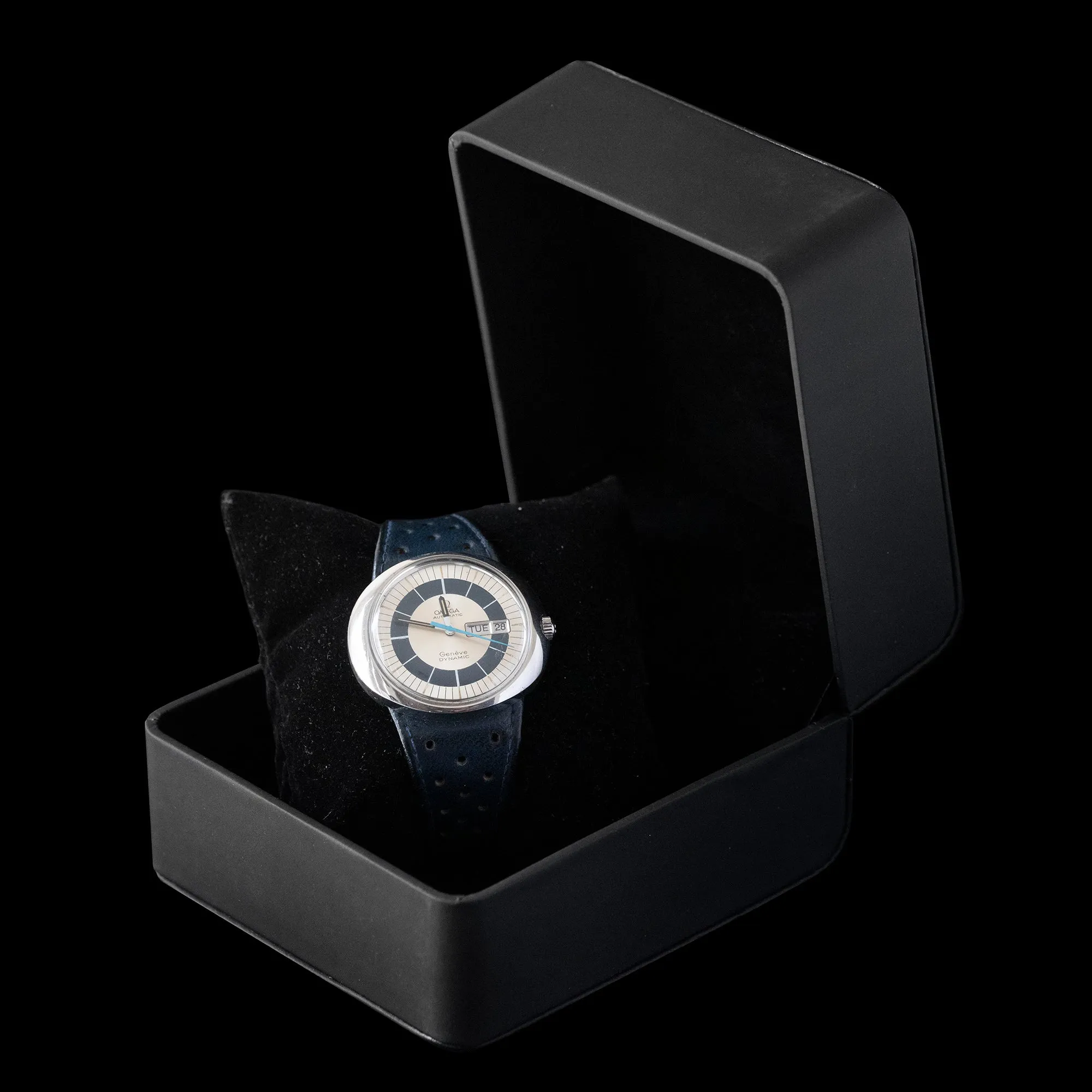 Omega - Dynamic Geneve Automatic